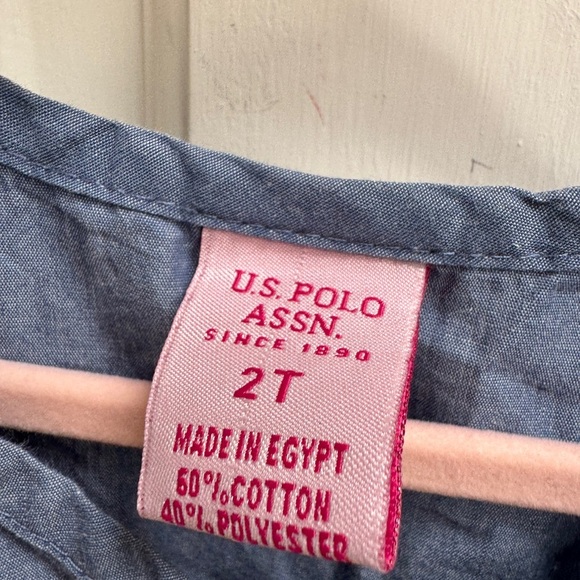 U.S. Polo Assn. 2T Girls Denim Blue Sleeveless Dress with Pink Bow - Picture 3 of 5